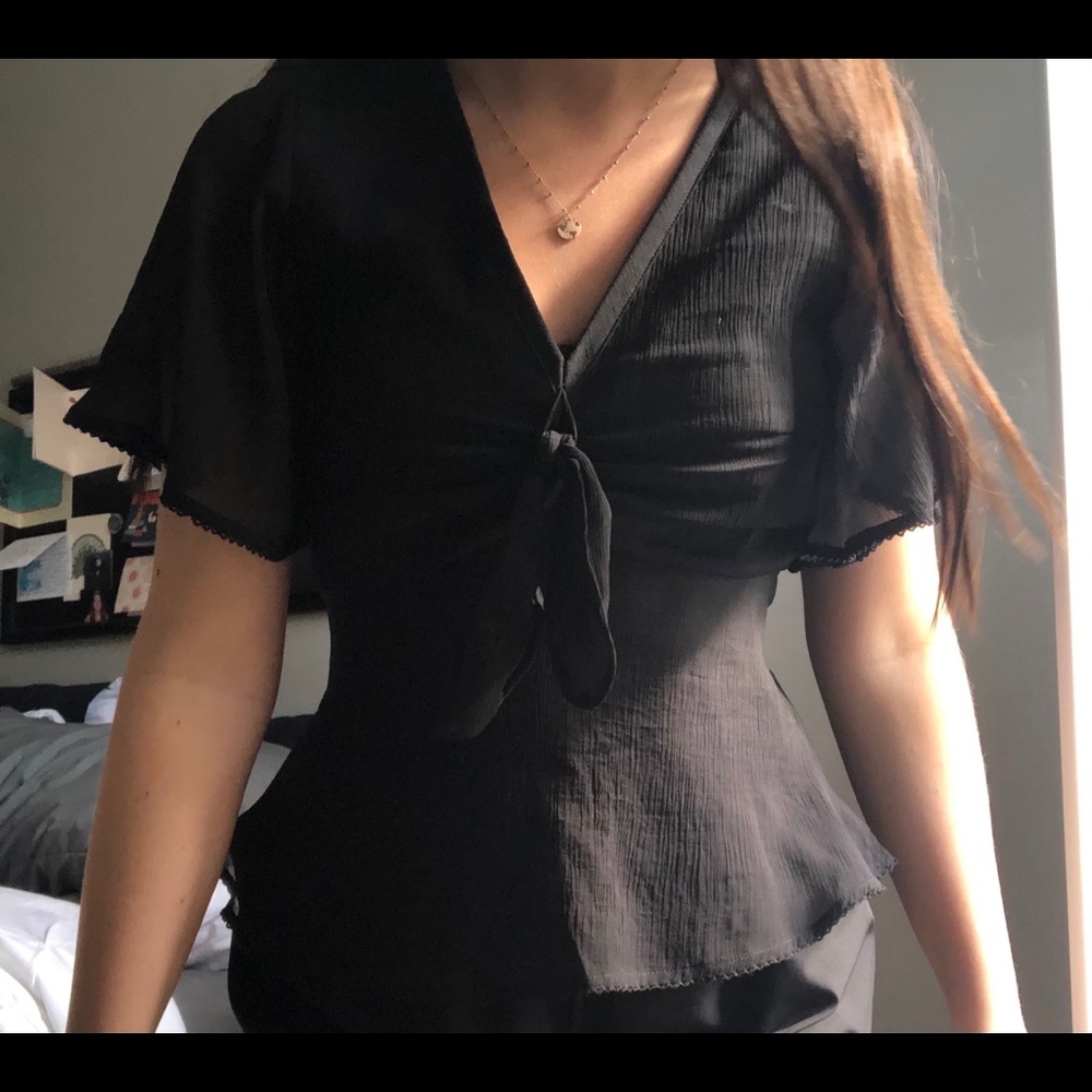 black short sleeve blouse